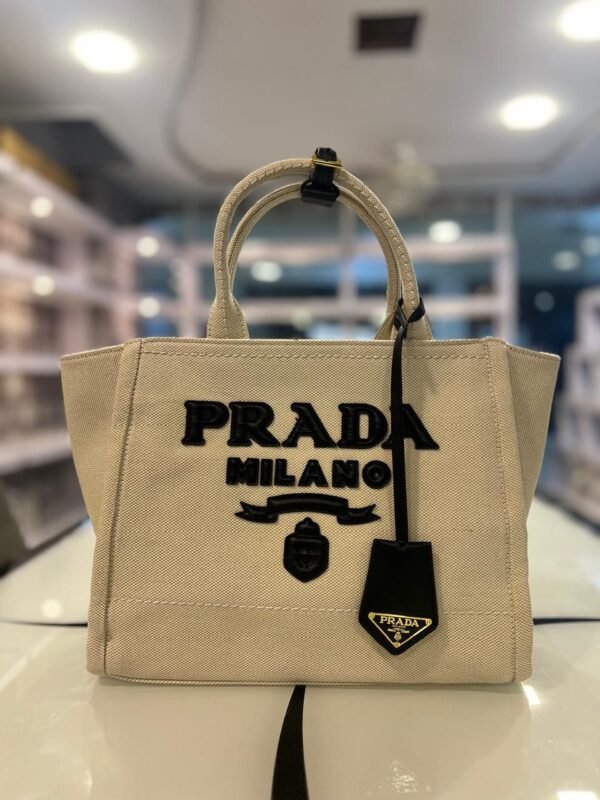 PRADA - Image 3