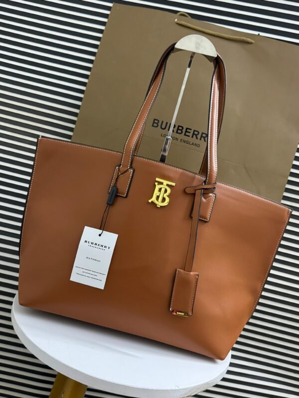 Burberry - Image 3